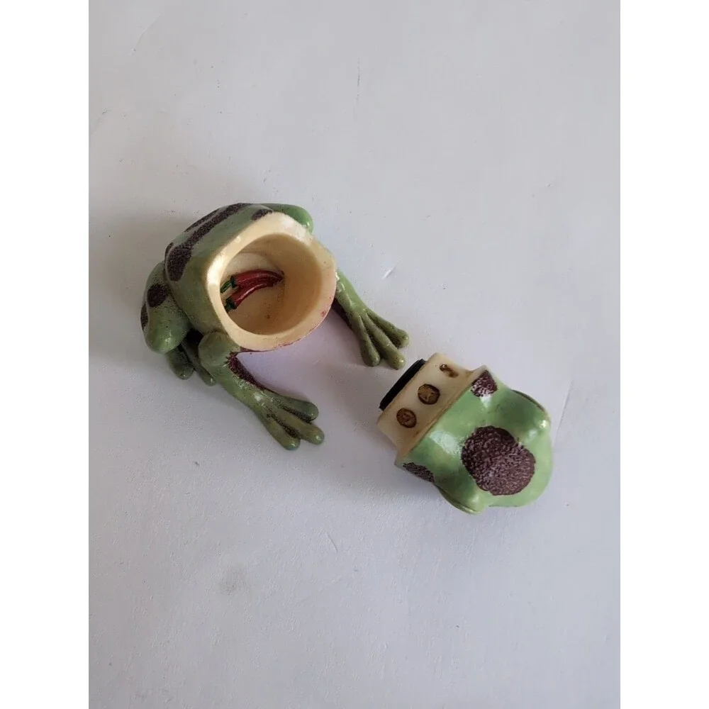 BONECA FROG Figurine Trinket Box Pot Bellys Harmony Kingdom 2004